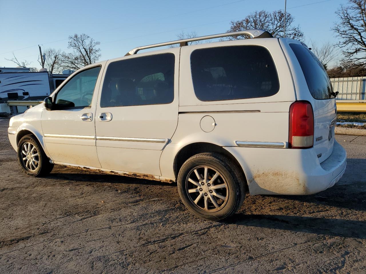 2005 Buick Terraza - Image 2