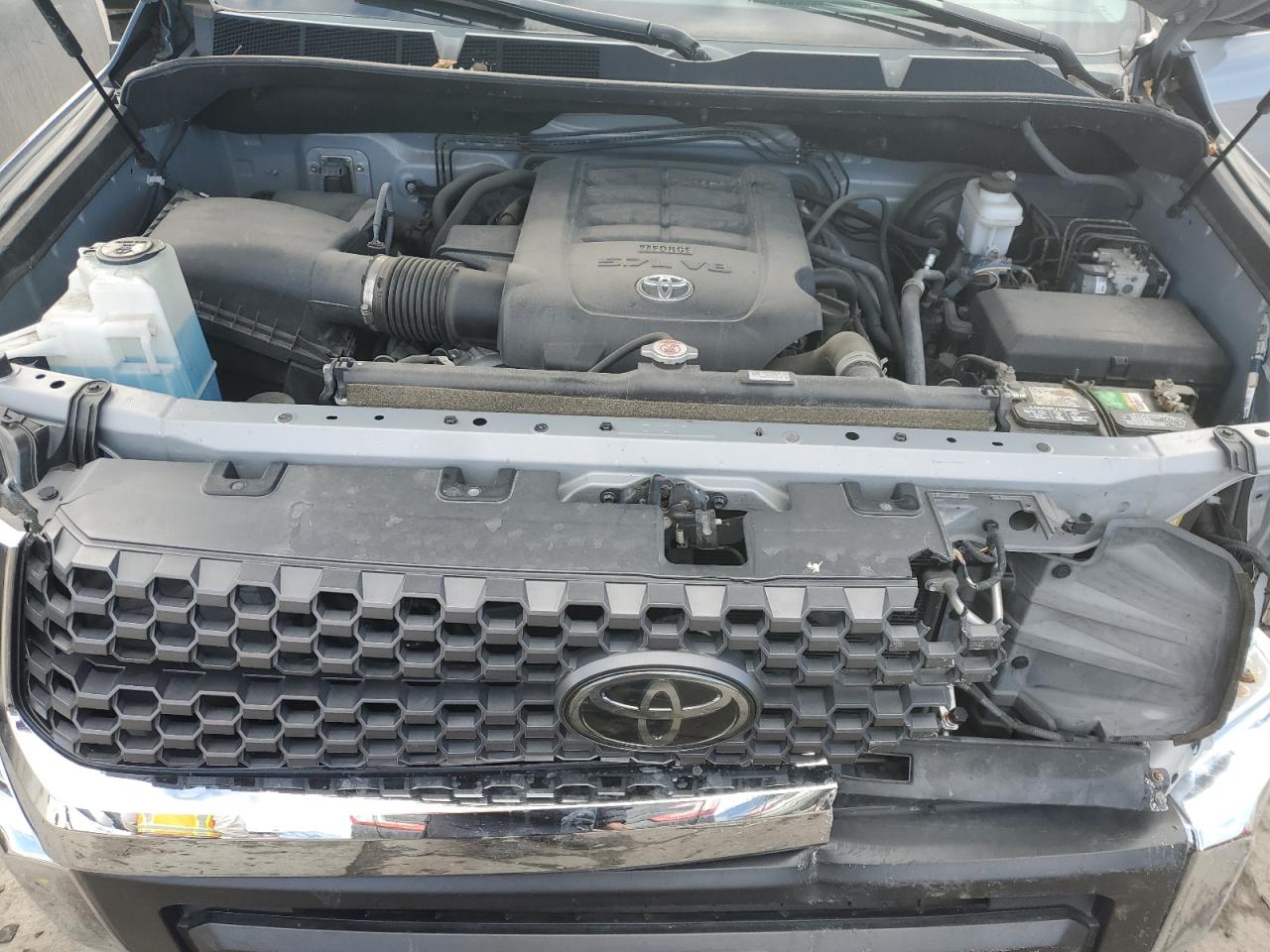 2018 Toyota Tundra - Image 11