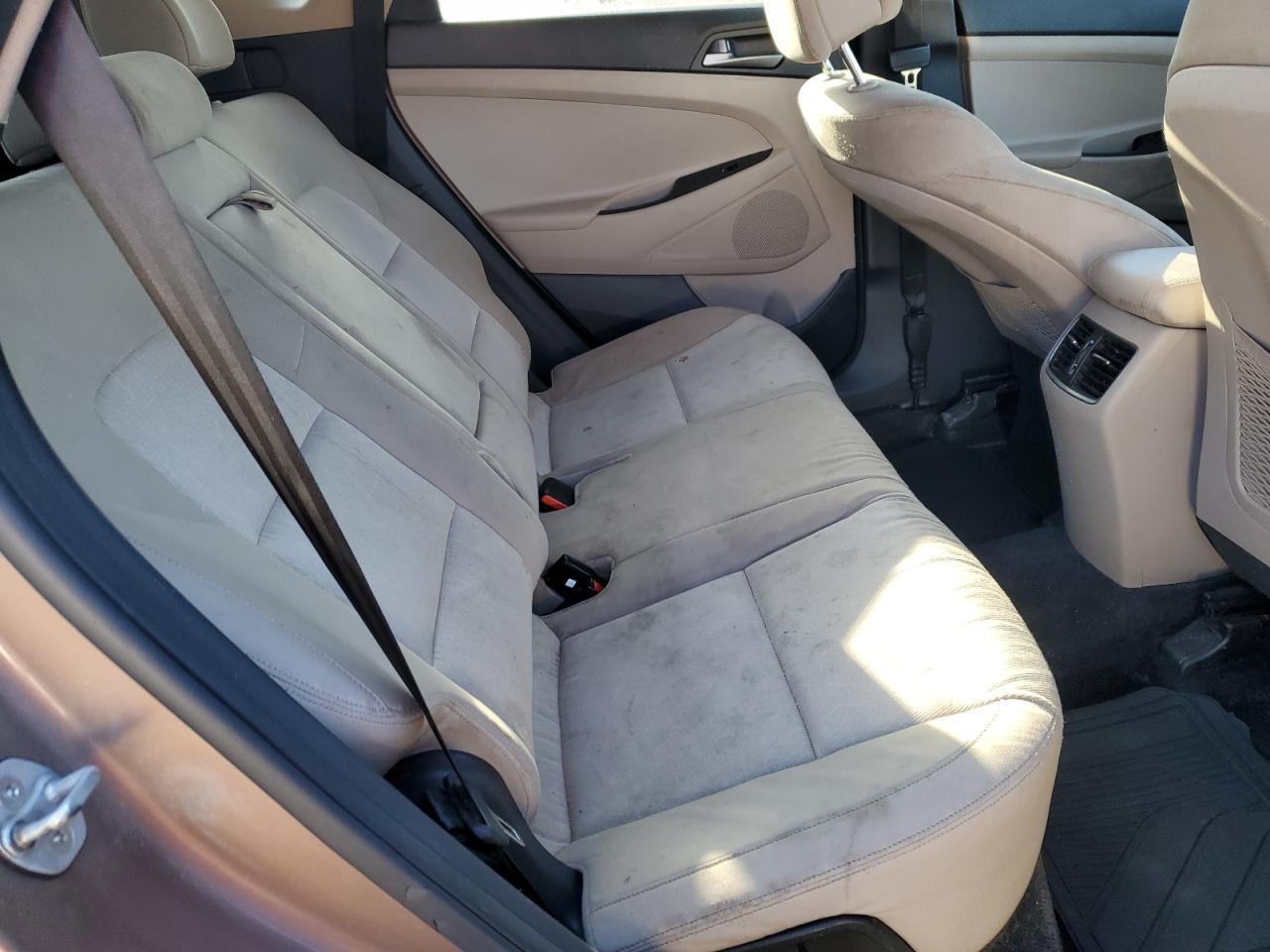 2017 Hyundai Tucson - Image 11