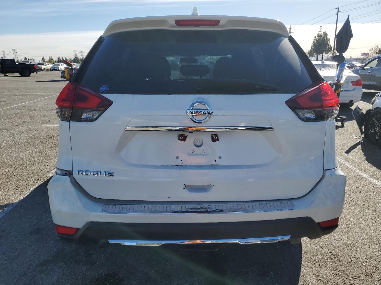 2017 Nissan Rogue S VIN: JN8AT2MT9HW134871 Lot: 42061475