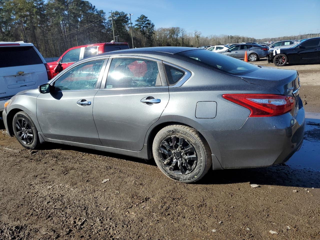 2017 Nissan Altima - Image 2