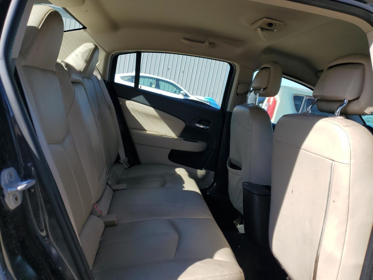 2011 Chrysler 200 - Image 10