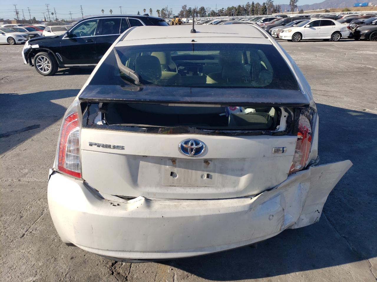 2015 Toyota Prius - Image 6