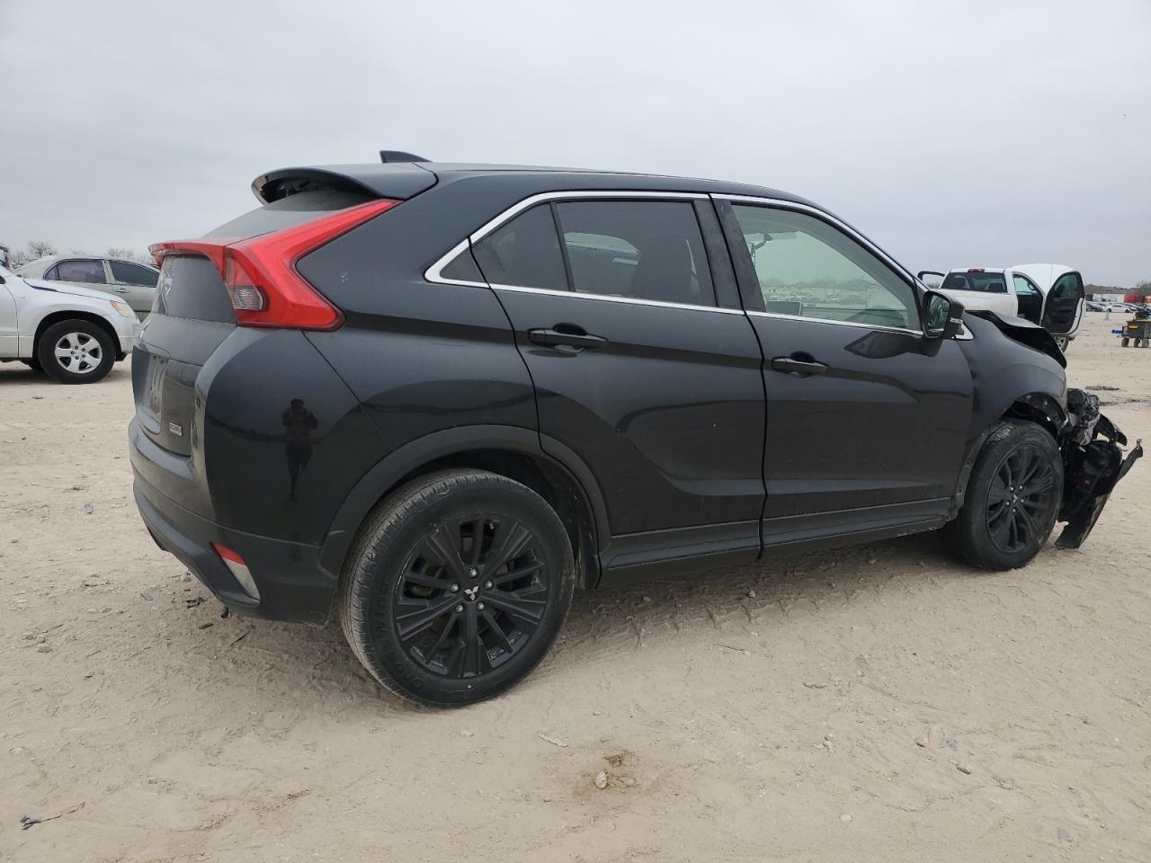 2020 Mitsubishi Eclipse - Image 3