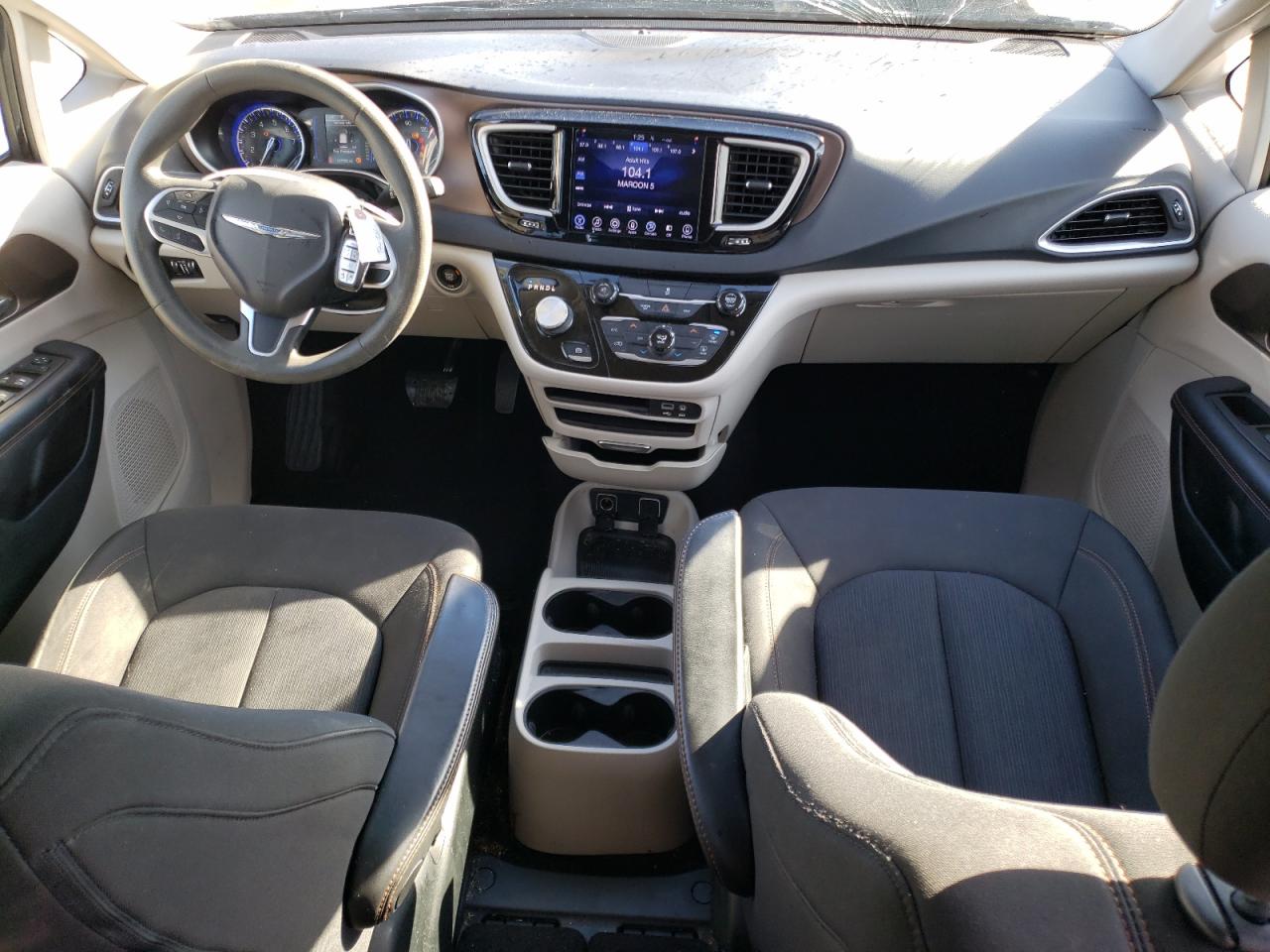 2017 Chrysler Pacifica - Image 8