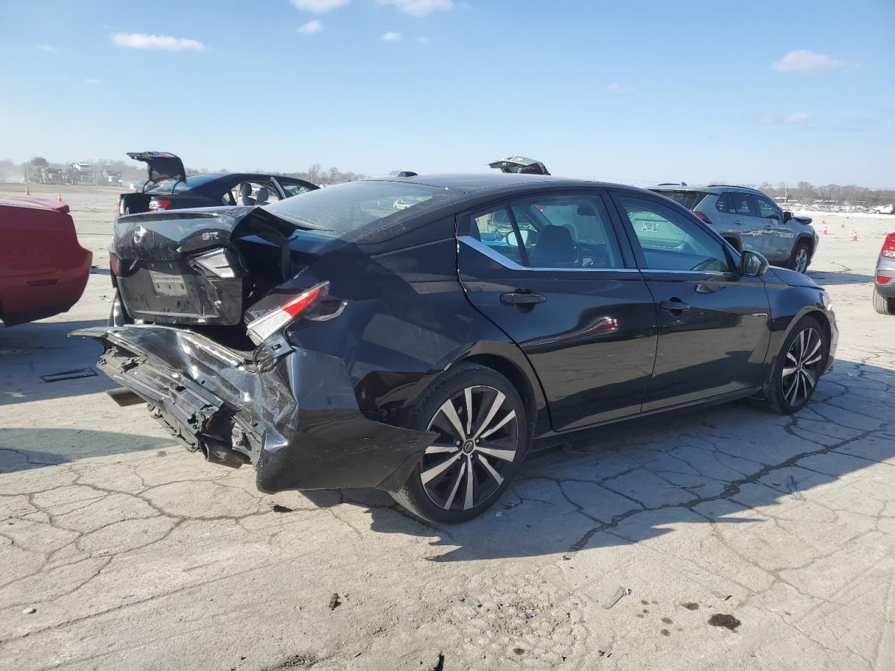 2020 Nissan Altima - Image 3