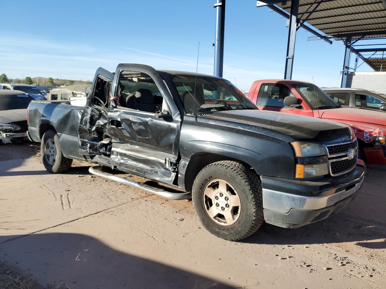 2006 Chevrolet Silverado - Image 4