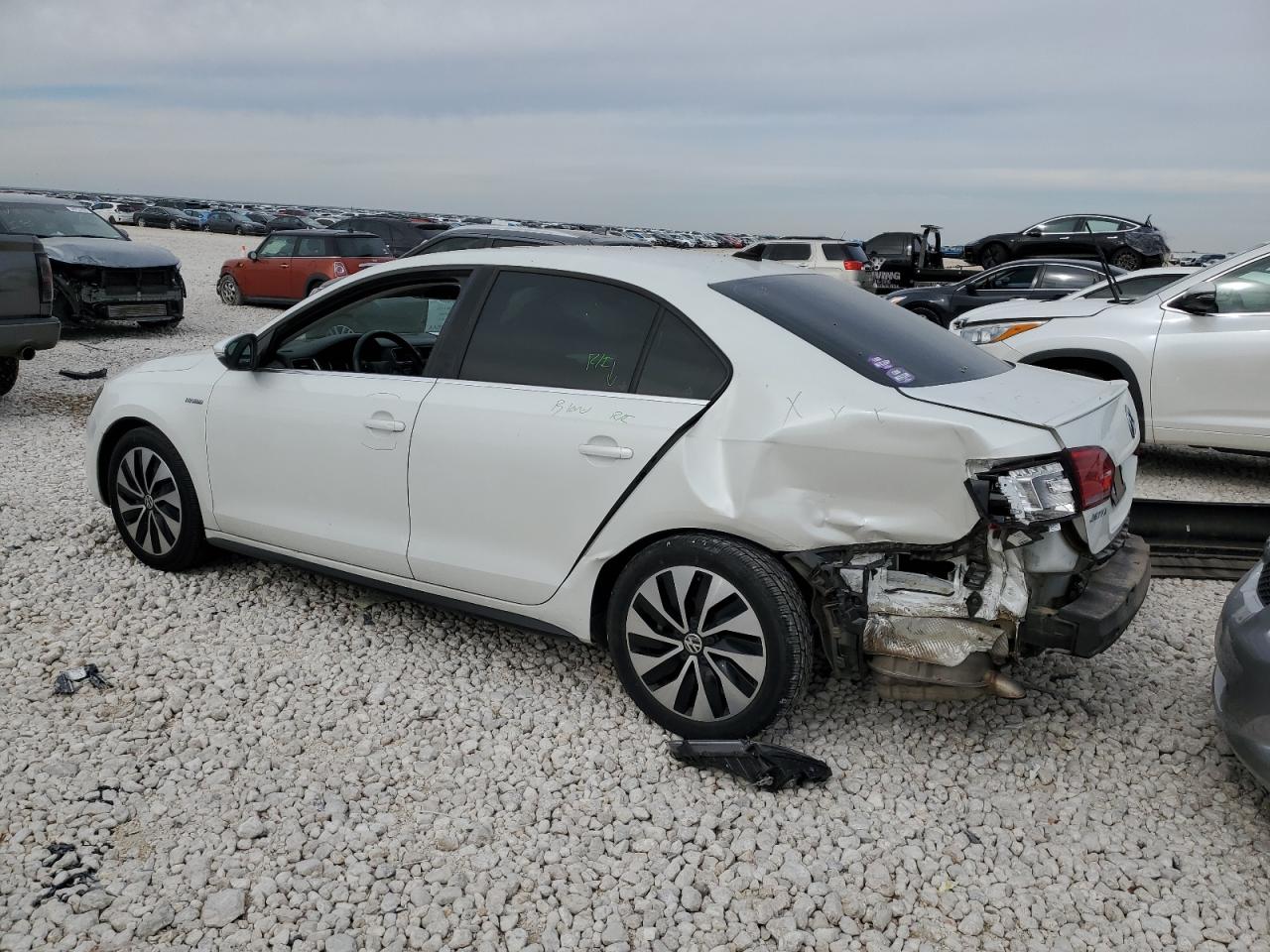 2014 Volkswagen Jetta - Image 2