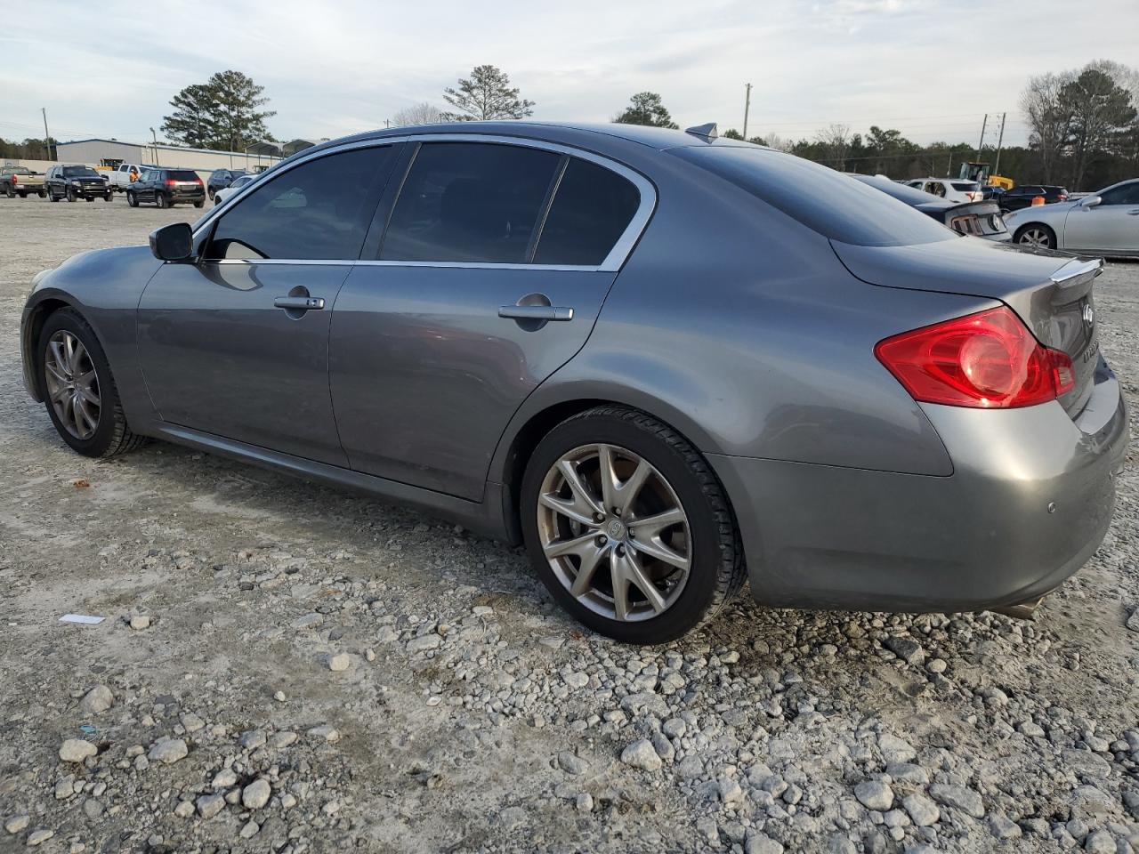 2011 Infiniti G - Image 2