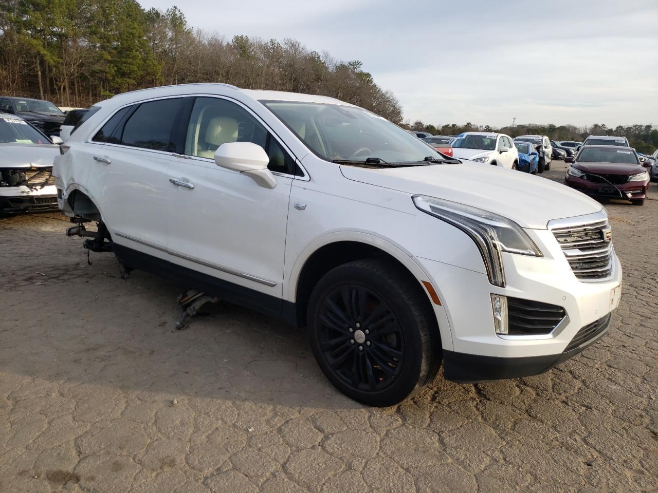 2017 Cadillac XT5 - Image 4