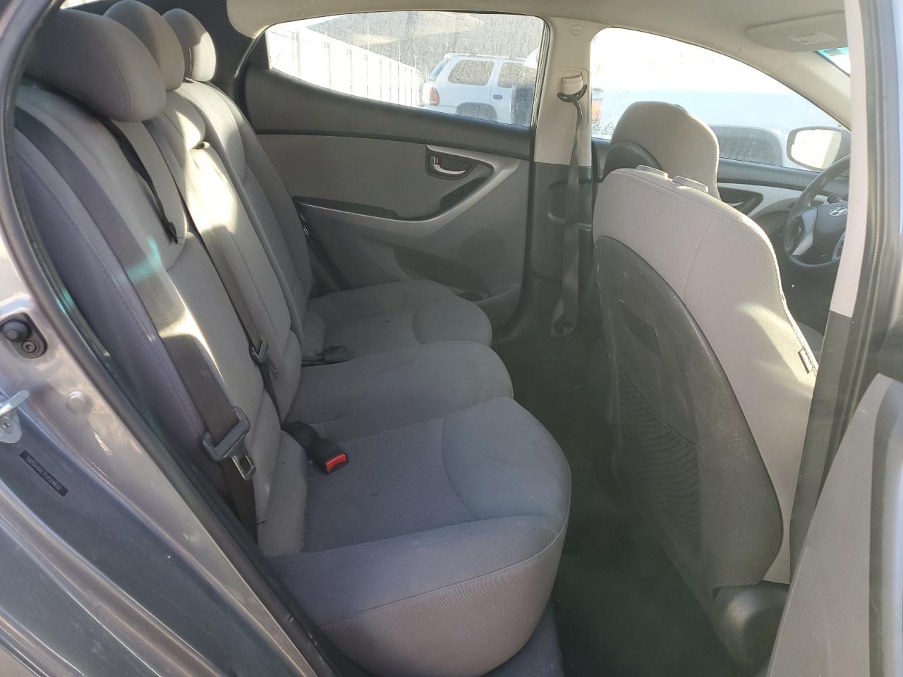 2014 Hyundai Elantra - Image 10