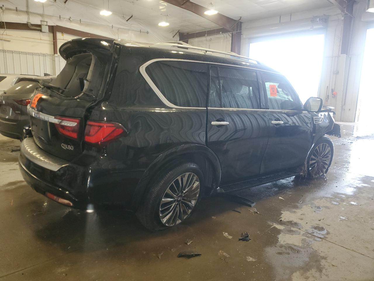 2018 Infiniti QX80 - Image 3