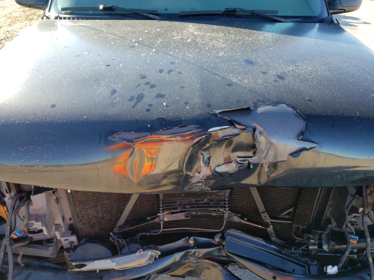 2003 Chevrolet Tahoe - Image 12