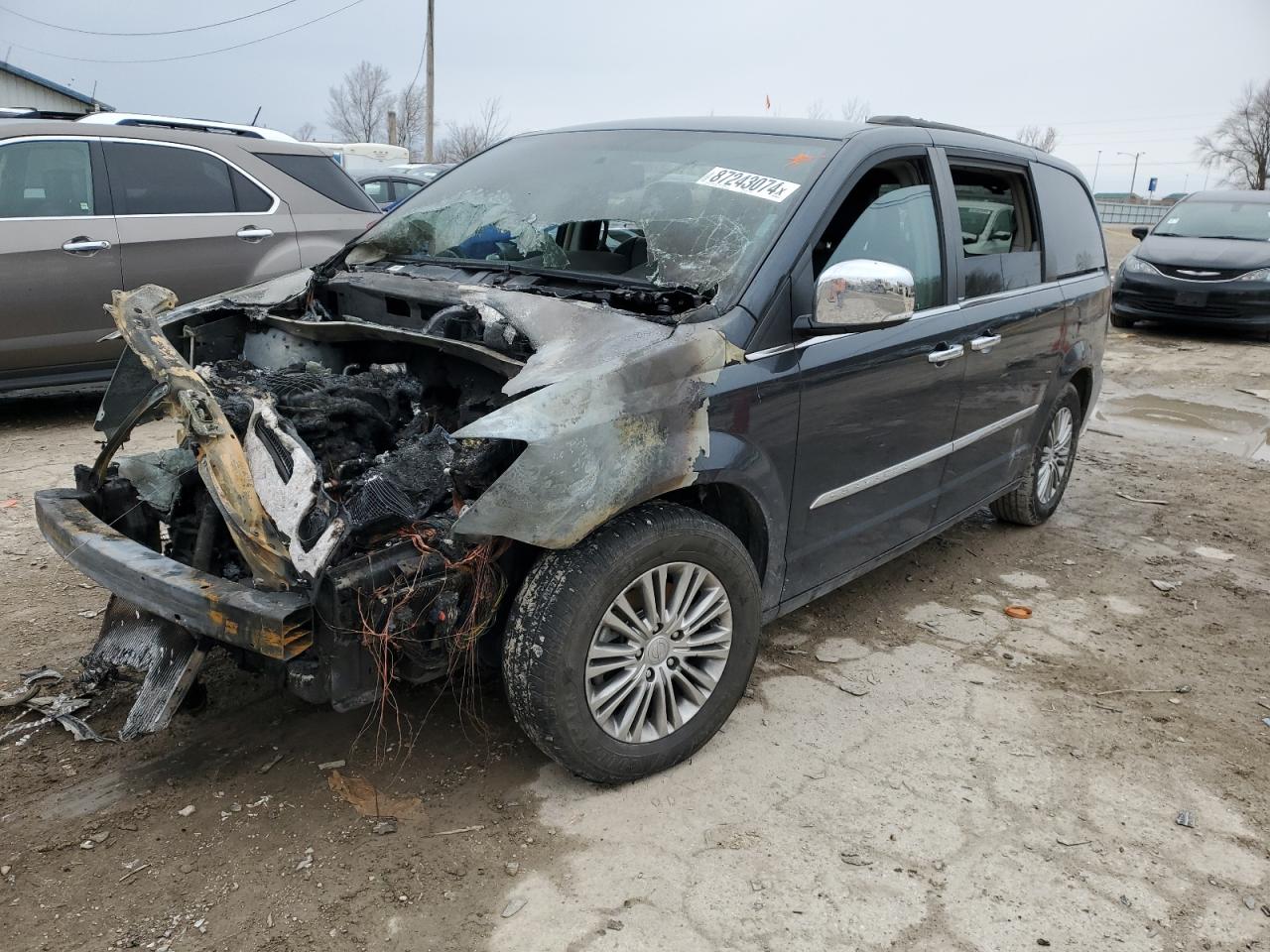 2014 Chrysler Town & Country - Image 1