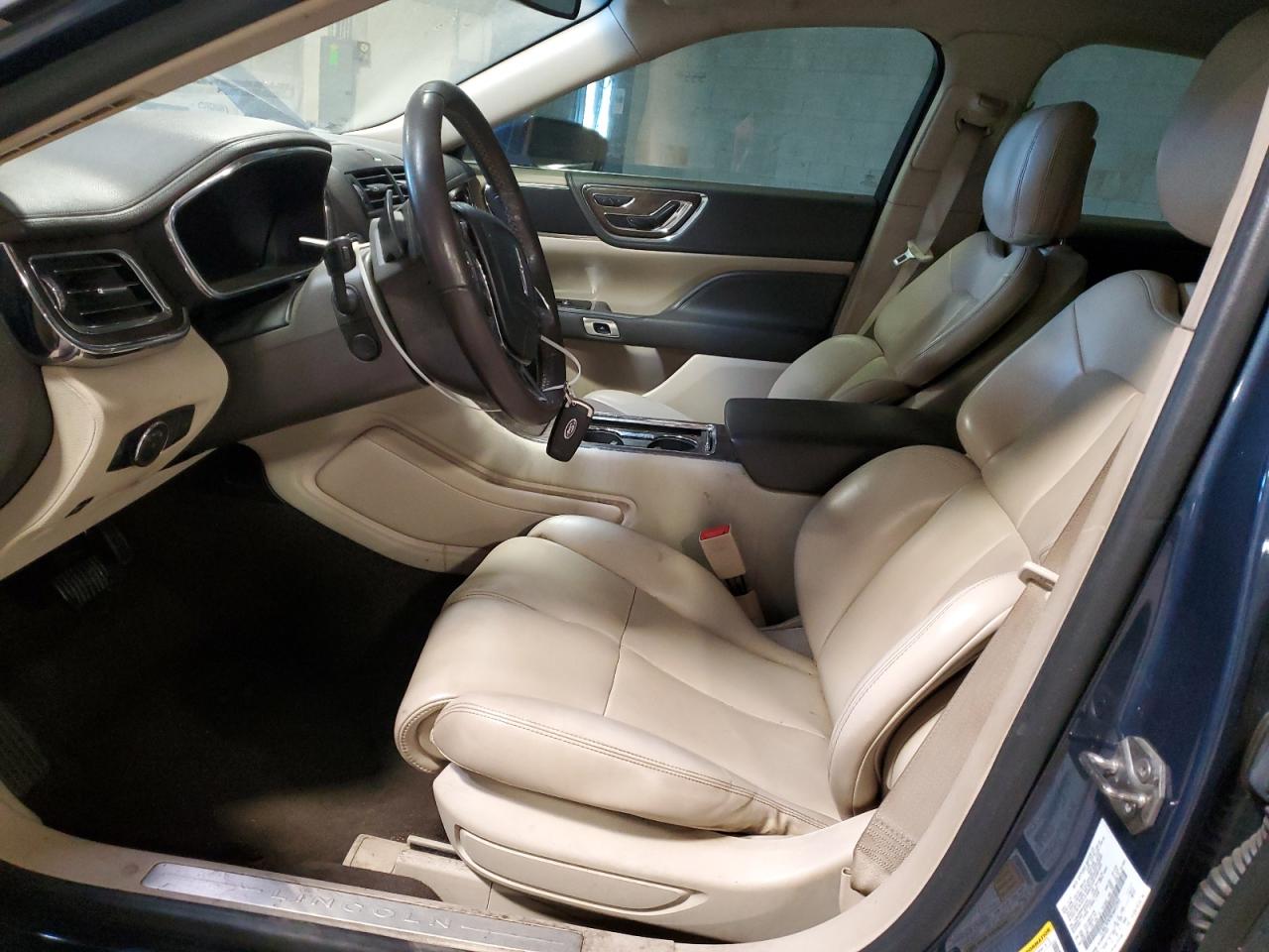 2019 Lincoln Continental - Image 7