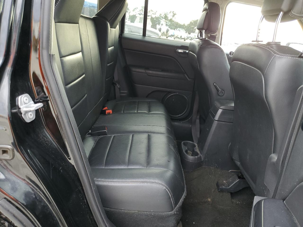 2017 Jeep Liberty (Patriot) - Image 11