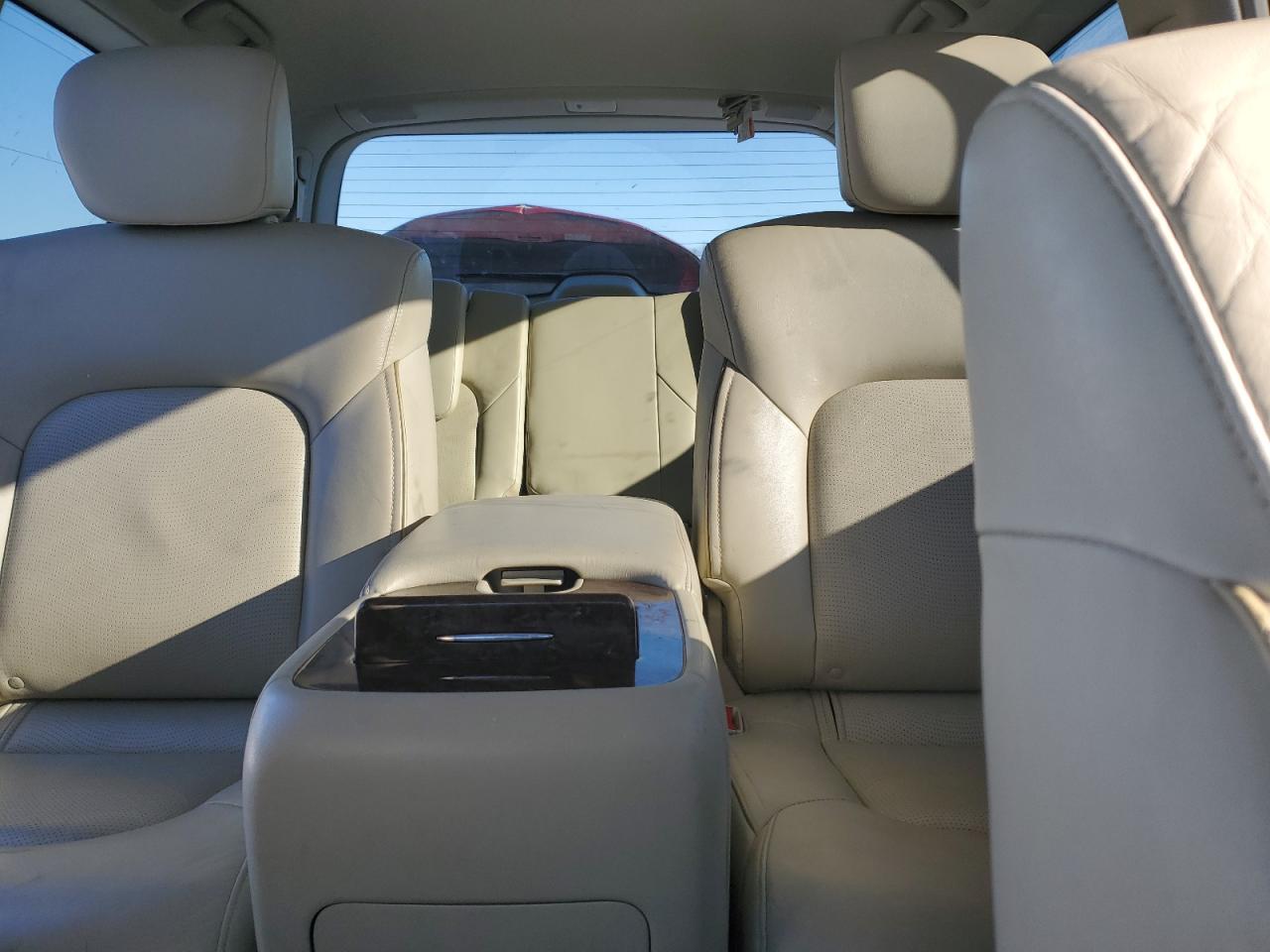 2015 Infiniti QX80 - Image 10