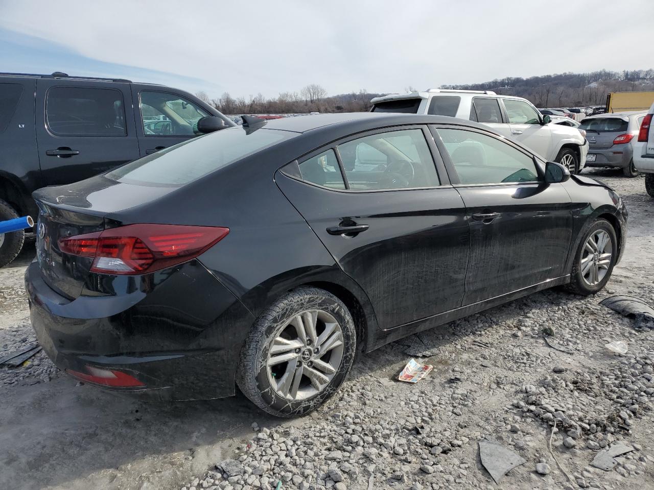 2020 Hyundai Elantra - Image 3