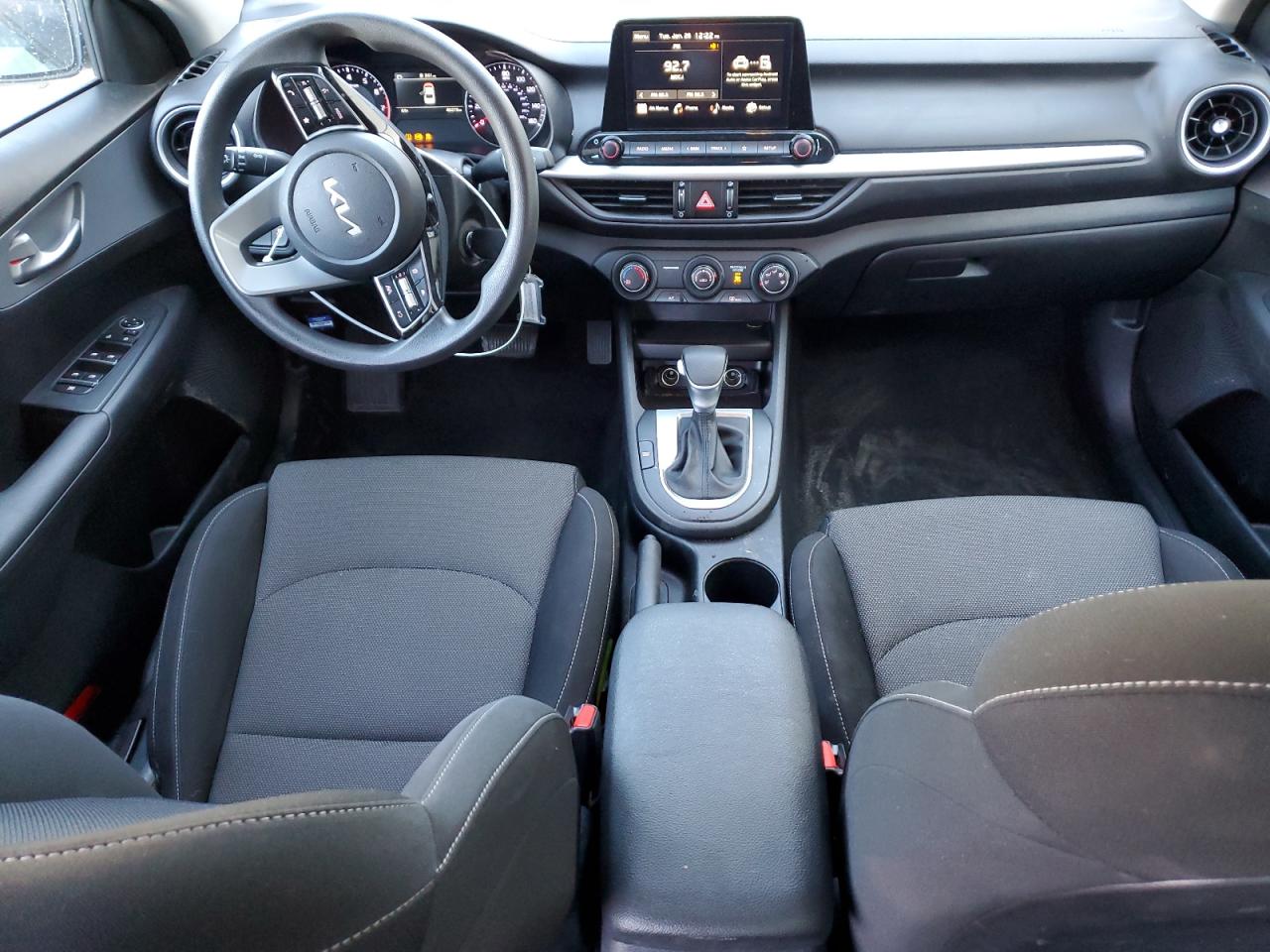 2023 Kia Forte - Image 8