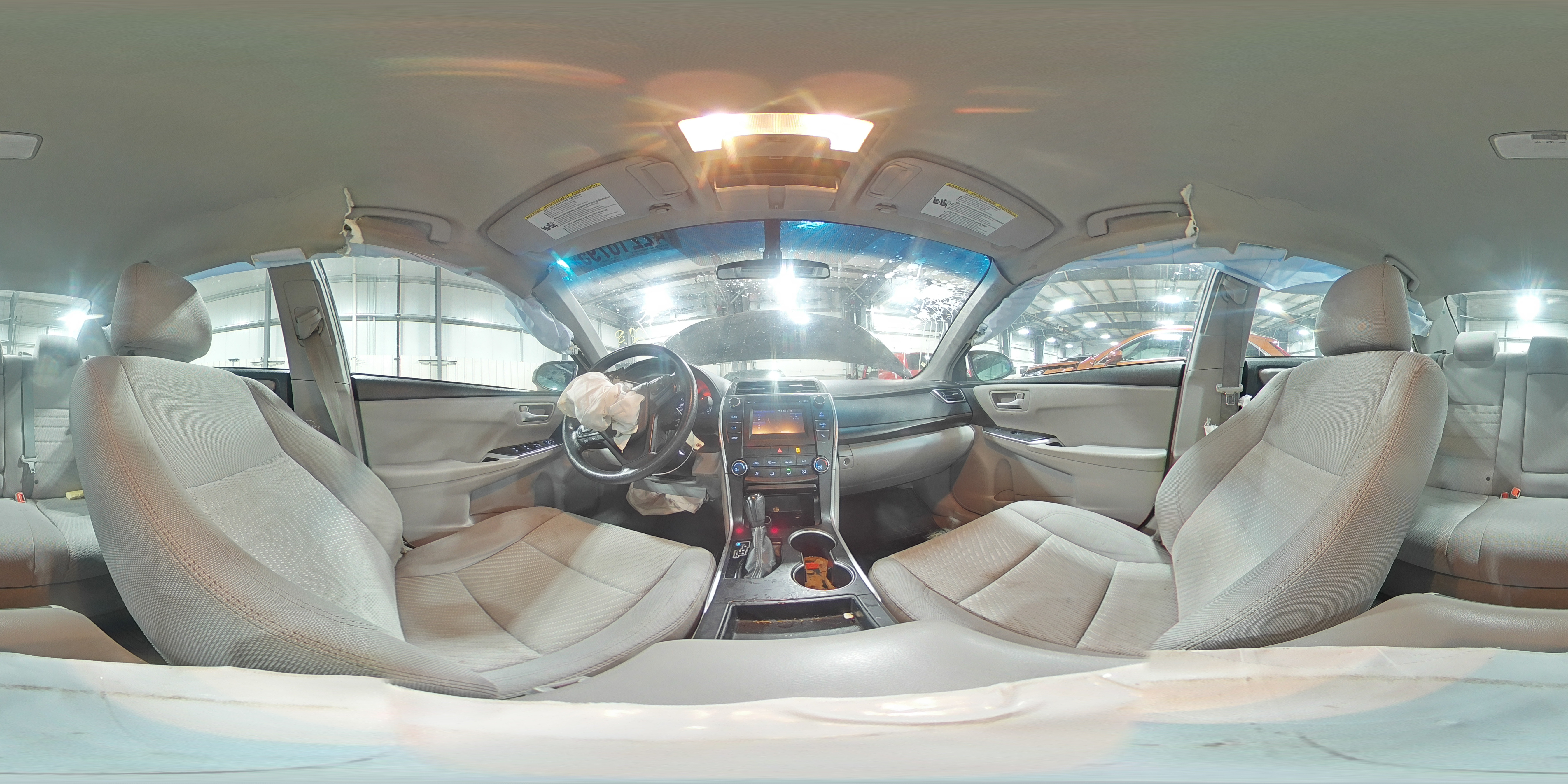 2015 Toyota Camry - Image 15