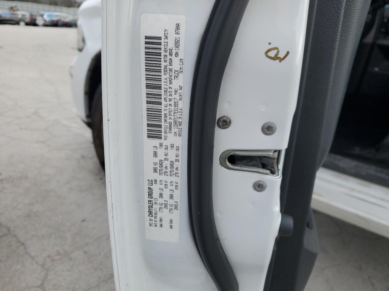 2014 RAM 1500 - Image 12