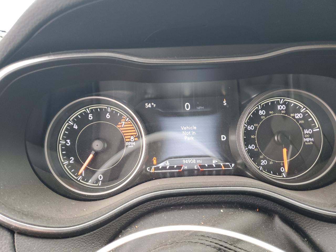 2019 Jeep Grand Cherokee - Image 9