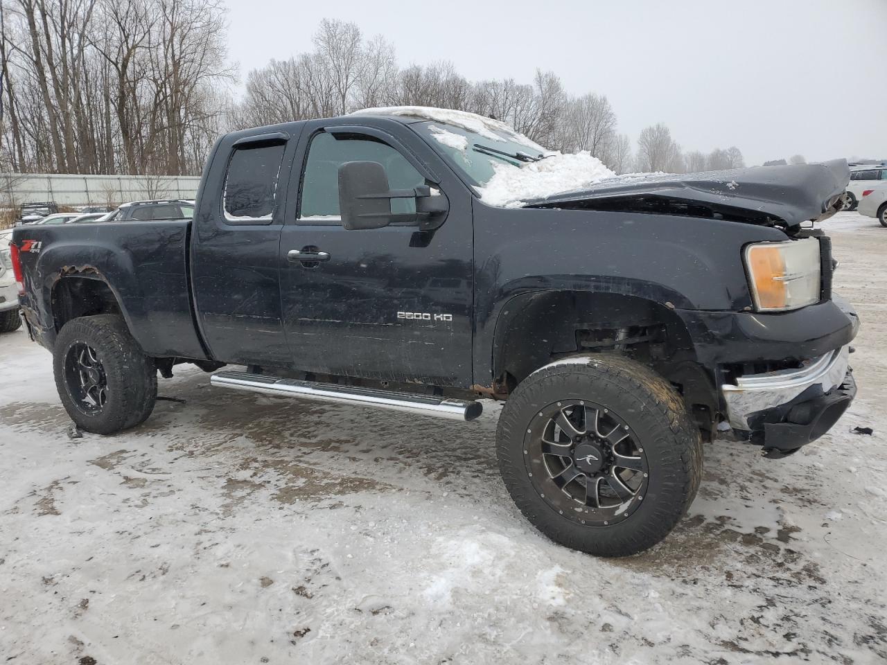 2011 GMC Sierra - Image 4