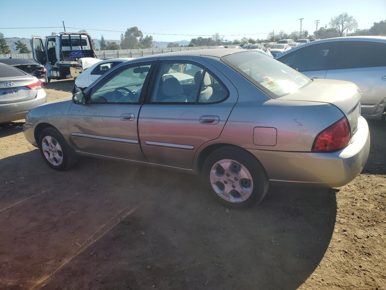 2005 Nissan Sentra - Image 2
