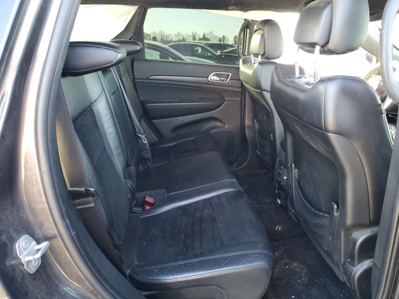 2018 Jeep Grand Cherokee - Image 11