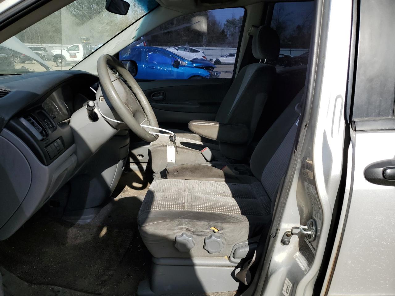 2004 Mazda MPV - Image 7
