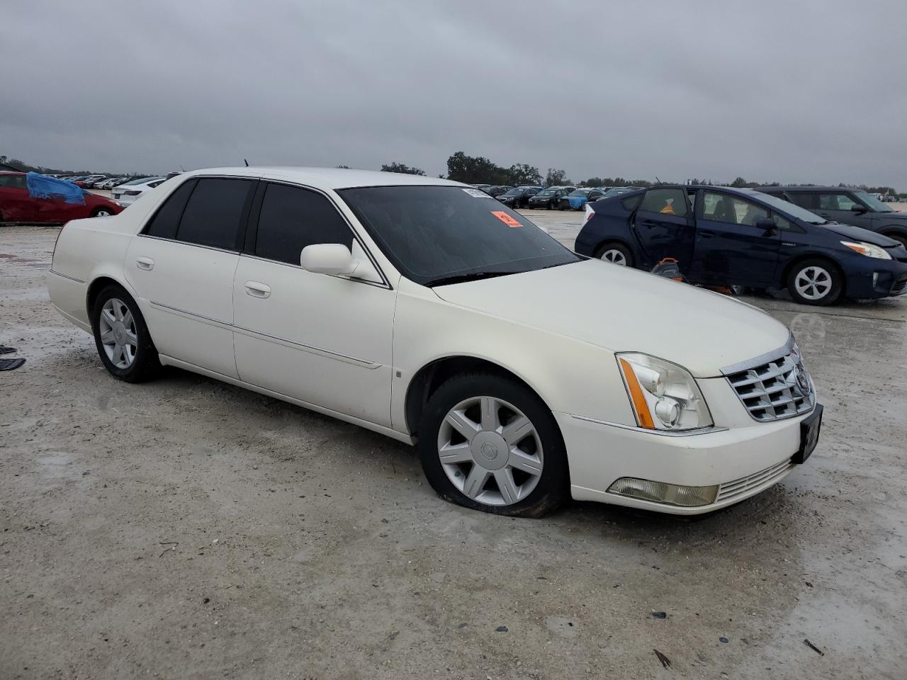 2006 Cadillac DTS - Image 4