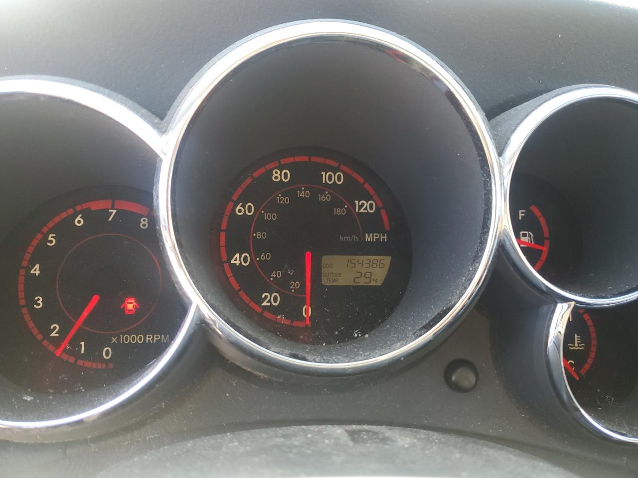 2004 Pontiac Vibe - Image 9
