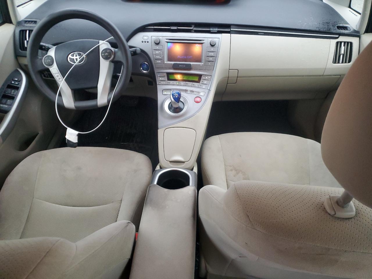 2014 Toyota Prius - Image 8