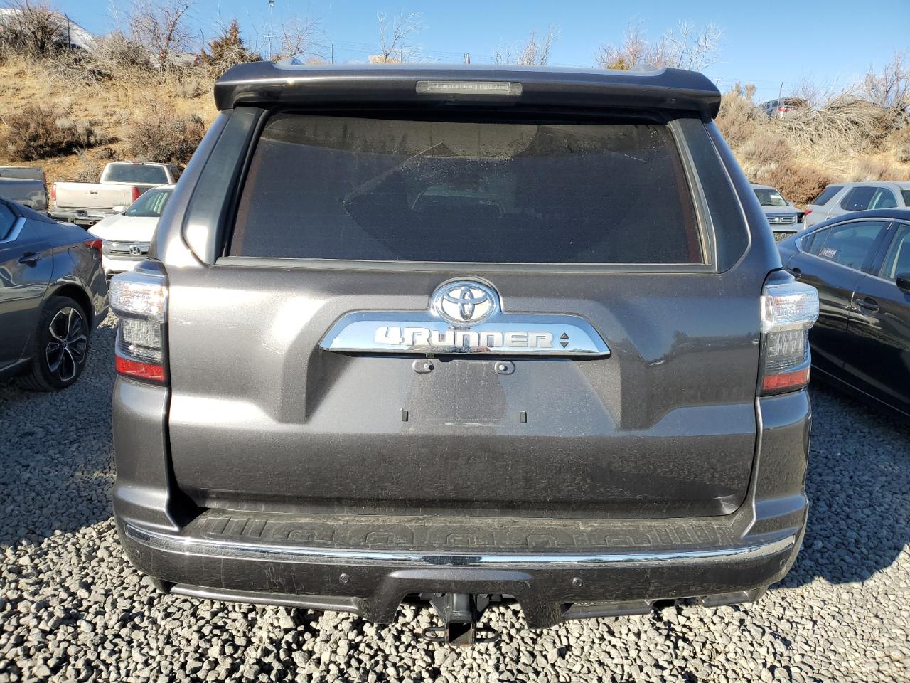 2018 Toyota 4Runner - Image 6