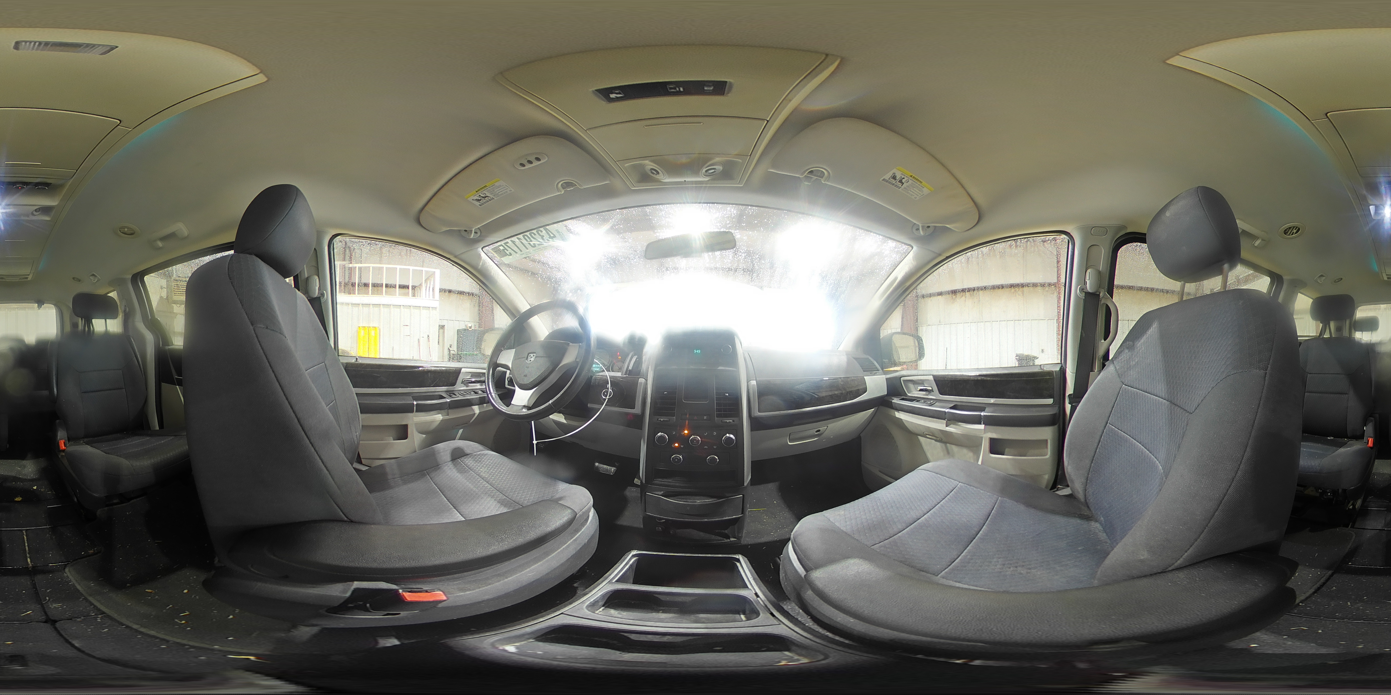 2010 Dodge Caravan - Image 13
