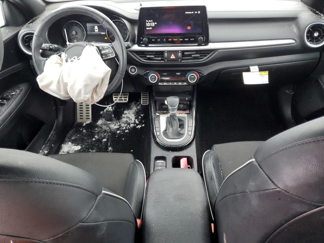 2024 Kia Forte - Image 8