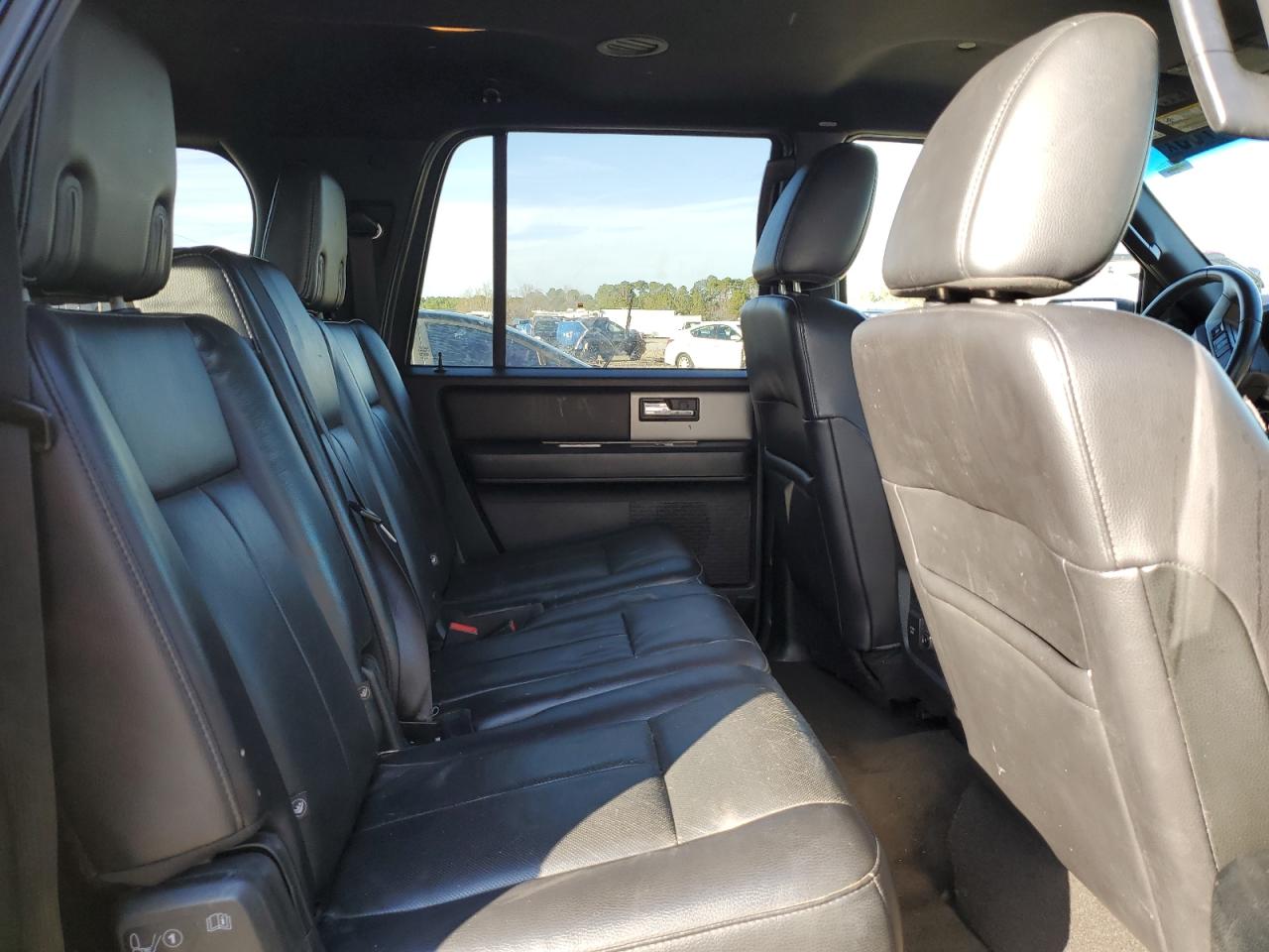 2015 Ford Expedition - Image 11