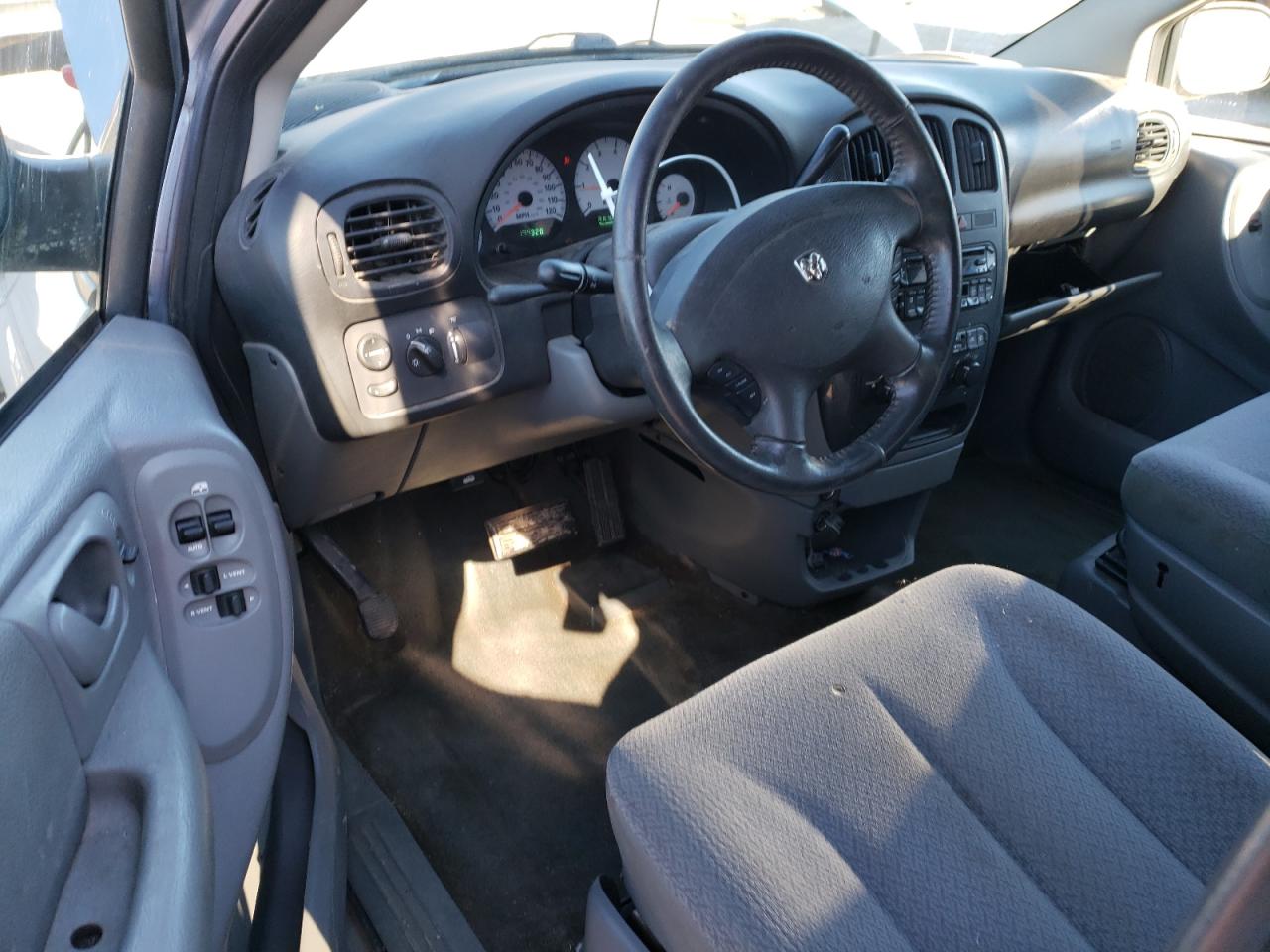 2006 Dodge Caravan - Image 8