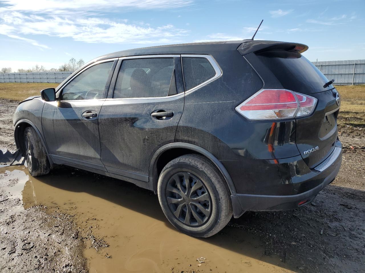 2016 Nissan Rogue - Image 2