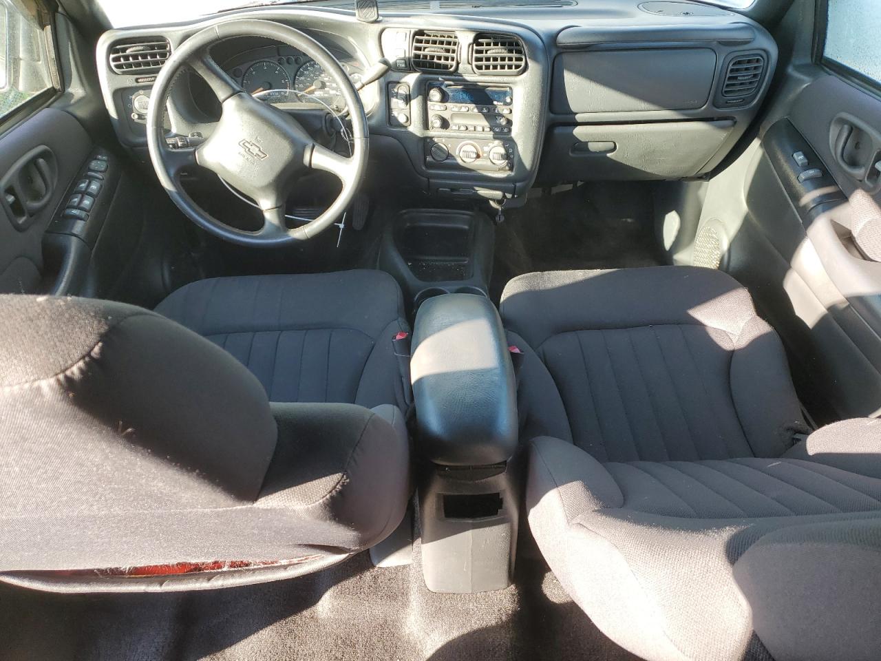 2003 Chevrolet Blazer - Image 8