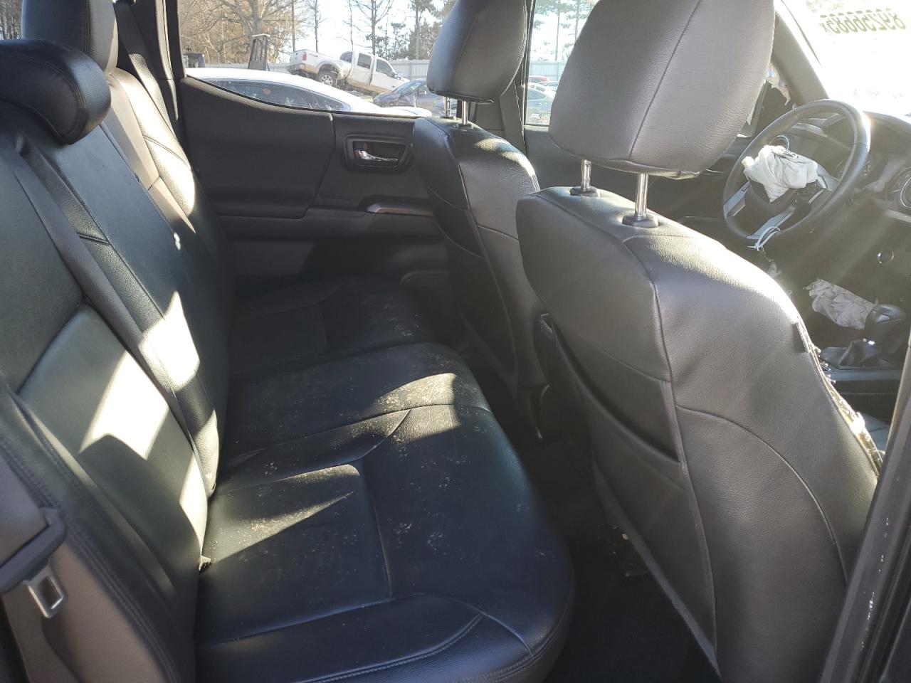 2017 Toyota Tacoma - Image 10
