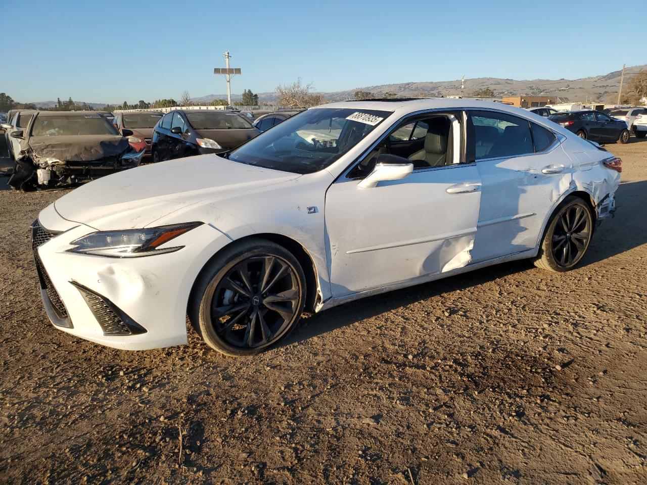 2022 Lexus ES - Image 1