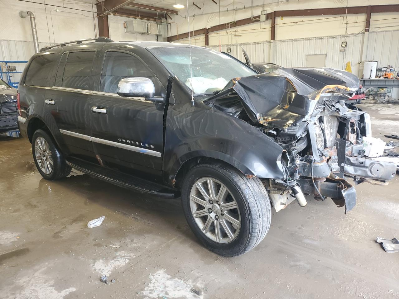 2009 Chrysler Aspen - Image 4