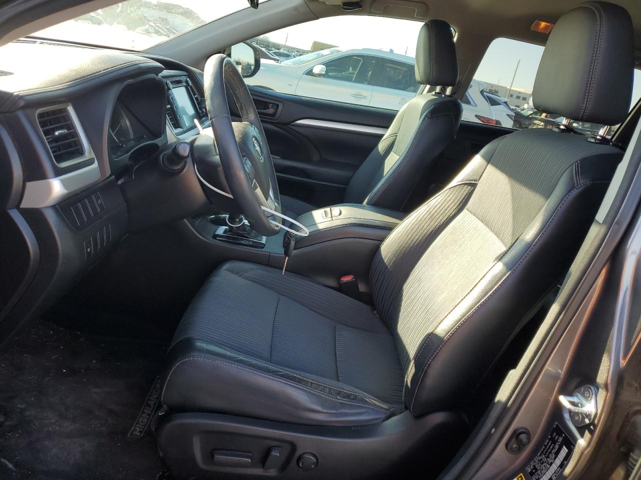 2016 Toyota Highlander - Image 7