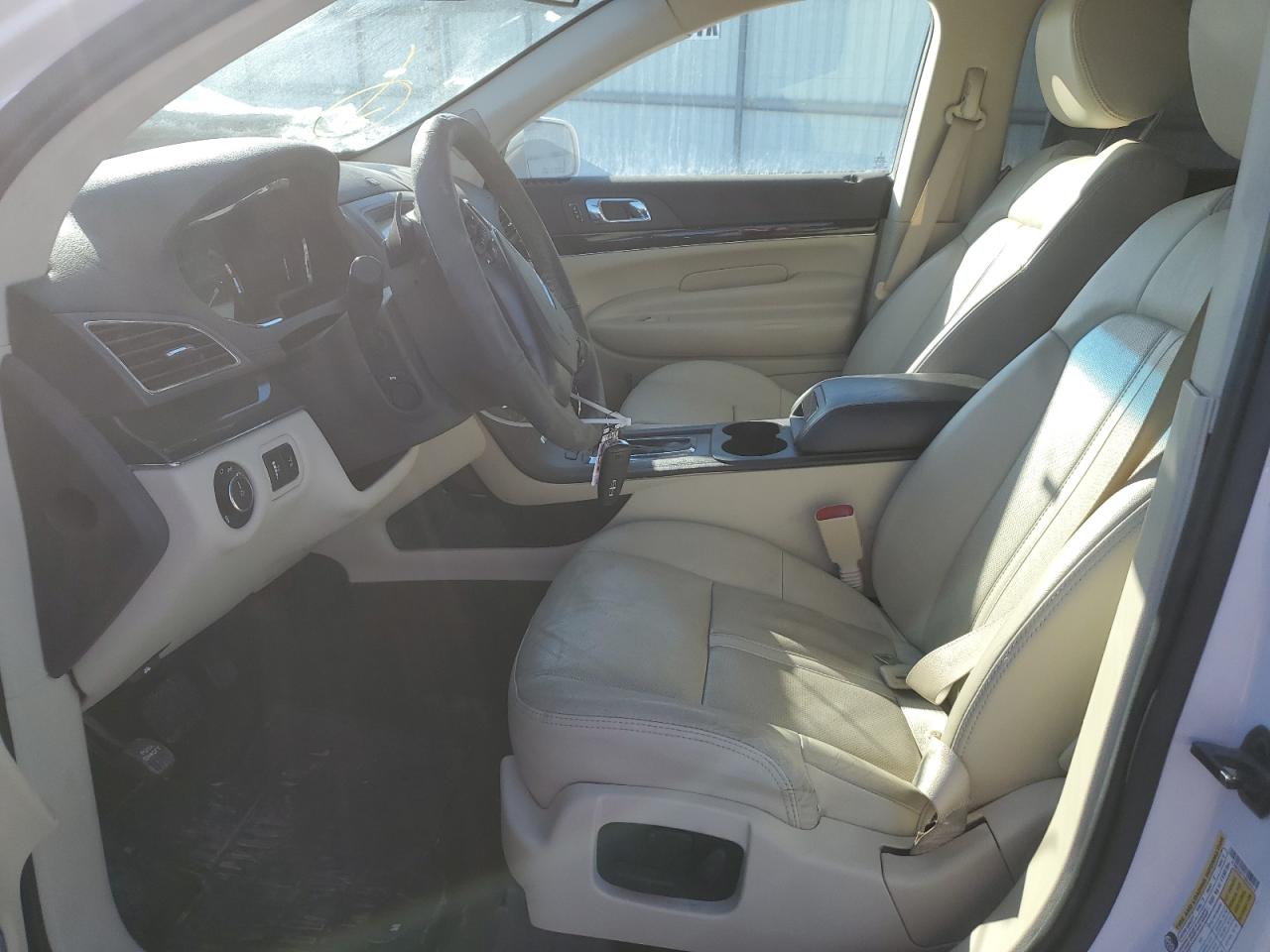 2019 Lincoln MKT - Image 7