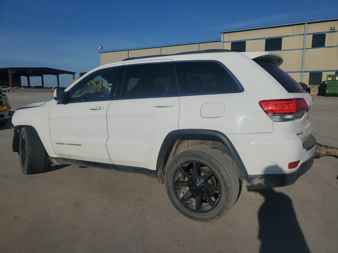 2015 Jeep Grand Cherokee - Image 2
