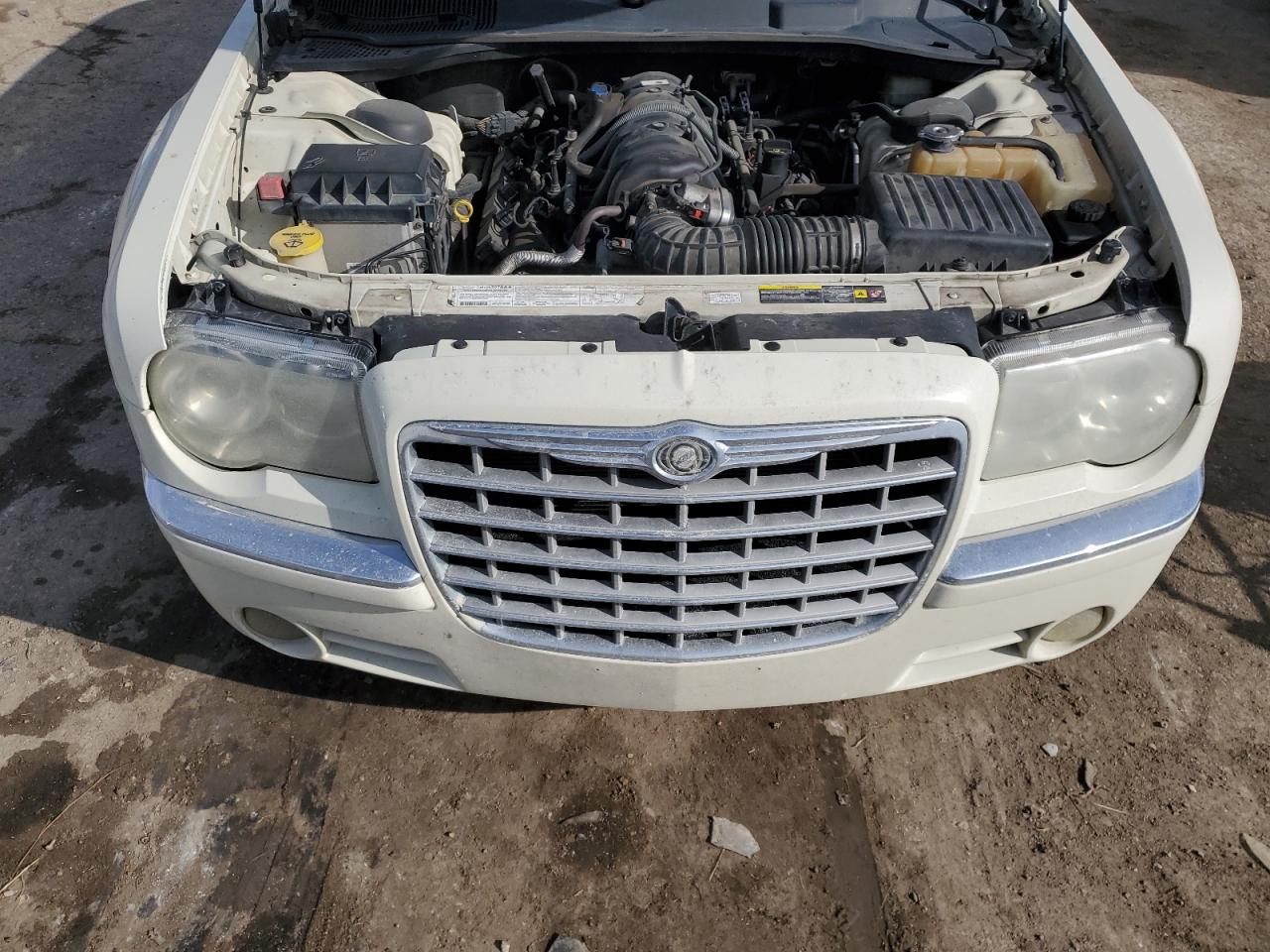2006 Chrysler 300 - Image 12