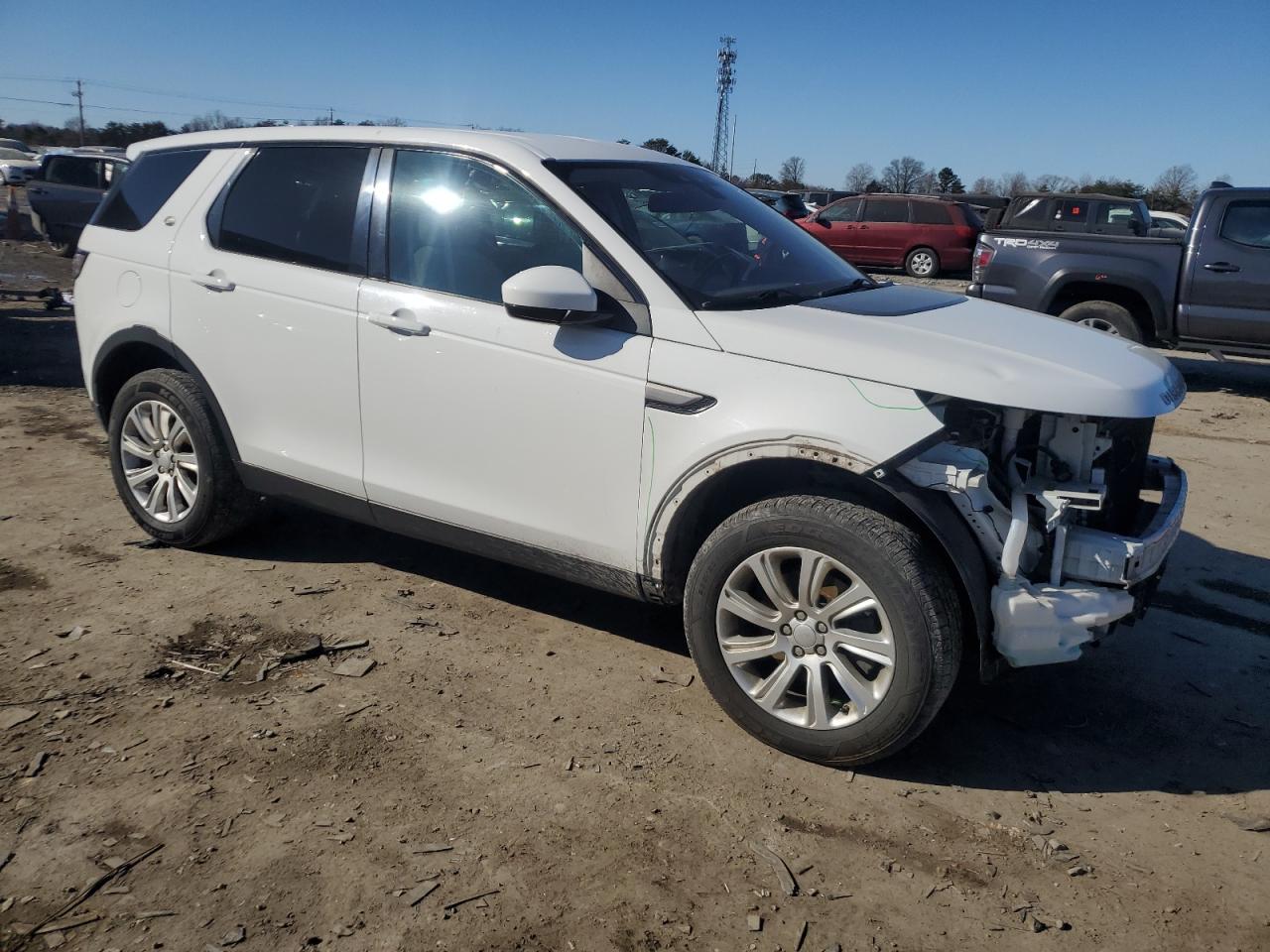 2017 Land Rover Discovery - Image 4