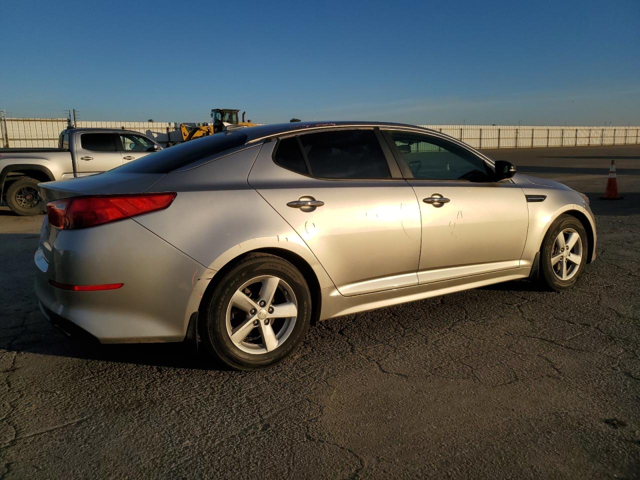 VIN 5XXGM4A78FG368178 2015 KIA OPTIMA no.3