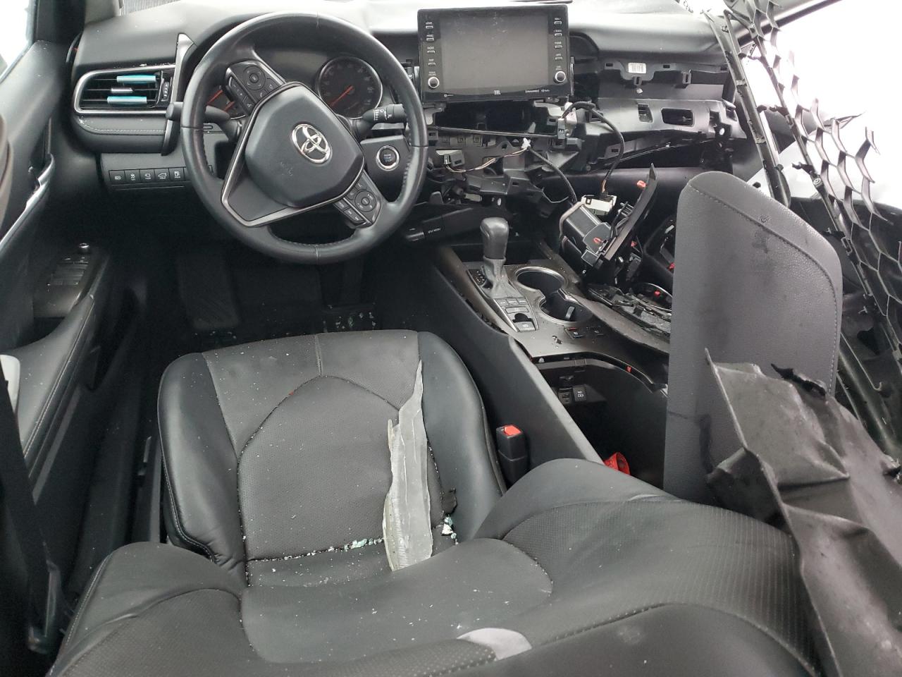 2022 Toyota Camry - Image 8